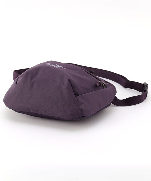 ARC'TERYX（アークテリクス）の「ARC'TERYX/アークテリクス Mantis 2 Waist Pack（ボディバッグ/ウエストポーチ・メンズ・ブラック/パープル/ベージュ・ONE SIZE）」の6枚目の写真