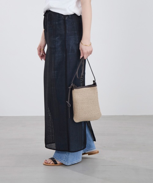 marco masi（マルコマージ）の「【MARCO MASI】ラフィア風ショルダーミニバッグ（ショルダーバッグ・レディース・グレイッシュベージュ・FREE）」の7枚目の写真