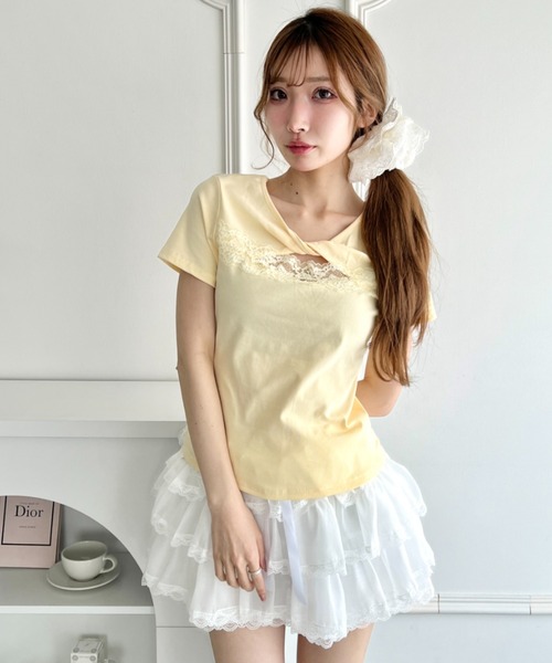 Loueme(ルエム)の「ツイストフロントレーストップス(Tシャツ/カットソー・レディース・イエロー/ホワイト/ブラック/ライトブルー・FREE)」の4枚目の写真