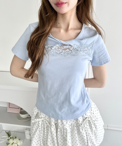 Loueme(ルエム)の「ツイストフロントレーストップス(Tシャツ/カットソー・レディース・イエロー/ホワイト/ブラック/ライトブルー・FREE)」の3枚目の写真
