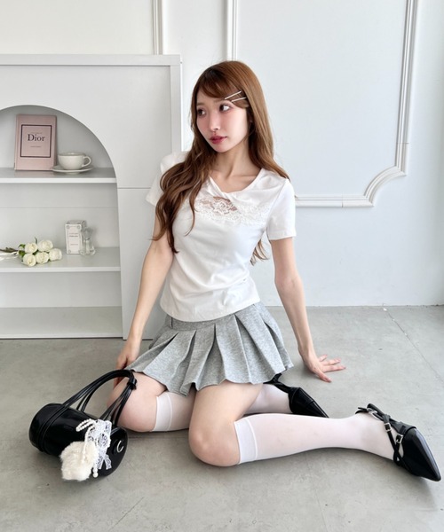 Loueme(ルエム)の「ツイストフロントレーストップス(Tシャツ/カットソー・レディース・イエロー/ホワイト/ブラック/ライトブルー・FREE)」の8枚目の写真