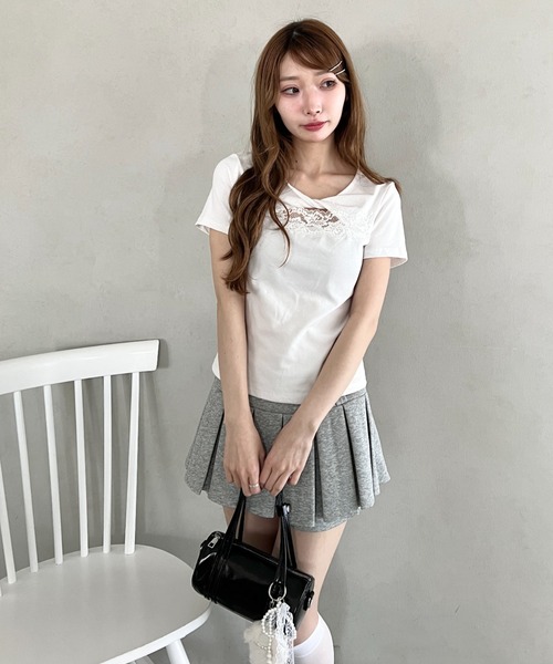 Loueme(ルエム)の「ツイストフロントレーストップス(Tシャツ/カットソー・レディース・イエロー/ホワイト/ブラック/ライトブルー・FREE)」の6枚目の写真