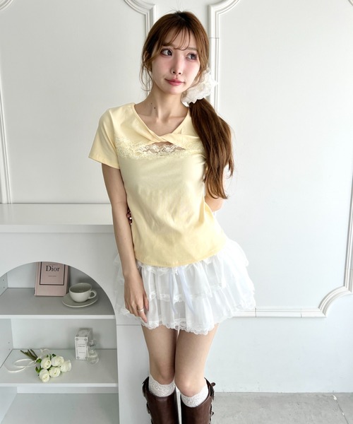 Loueme(ルエム)の「ツイストフロントレーストップス(Tシャツ/カットソー・レディース・イエロー/ホワイト/ブラック/ライトブルー・FREE)」の21枚目の写真