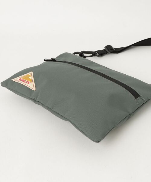 KELTY(ケルティ)の「ケルティ ES FLAT POUCH SM(ショルダーバッグ・メンズ・その他・ONE SIZE)」の4枚目の写真