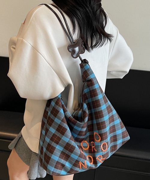 Vipoa（ヴィポア）の「Retro logo checkered shoulder bag（ショルダーバッグ・レディース・ブラック/グリーン/ブルー・FREE）」の8枚目の写真