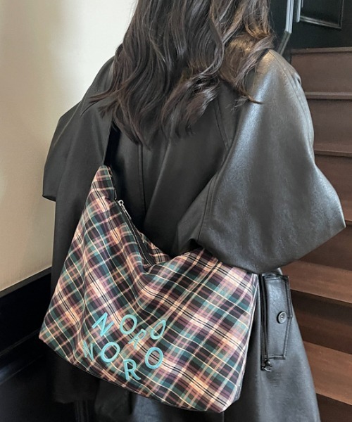 Vipoa（ヴィポア）の「Retro logo checkered shoulder bag（ショルダーバッグ・レディース・ブラック/グリーン/ブルー・FREE）」の15枚目の写真