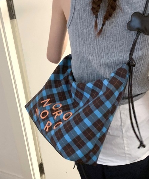 Vipoa（ヴィポア）の「Retro logo checkered shoulder bag（ショルダーバッグ・レディース・ブラック/グリーン/ブルー・FREE）」の13枚目の写真