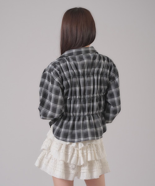 apres jour mignon(アプレジュールミニョン)の「フロントシャーリングシャツ(シャツ/ブラウス・レディース・ブラック系その他/オフホワイト/ブルー/ピンク/ブルー系その他・LARGE/フリー)」の18枚目の写真