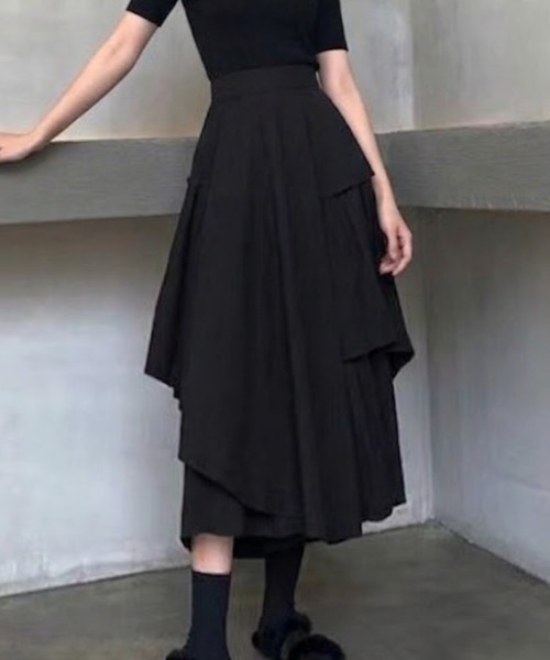 SHEPP（シープ）の「アシンメトリー レイヤード ボリューム フレアスカート（スカート・レディース・ホワイト/ブラック・M/L）」の2枚目の写真