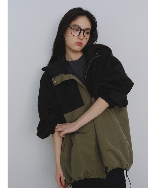 P.V.T(ピーブイティー)の「バイカラーマウンテンパーカー(マウンテンパーカー・レディース・Black/Beige/Navy・M)」の5枚目の写真