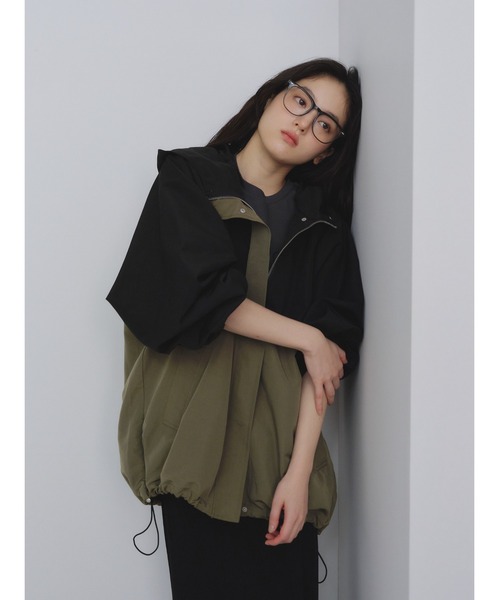 P.V.T(ピーブイティー)の「バイカラーマウンテンパーカー(マウンテンパーカー・レディース・Black/Beige/Navy・M)」の6枚目の写真