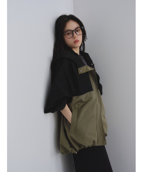 P.V.T(ピーブイティー)の「バイカラーマウンテンパーカー(マウンテンパーカー・レディース・Black/Beige/Navy・M)」の7枚目の写真