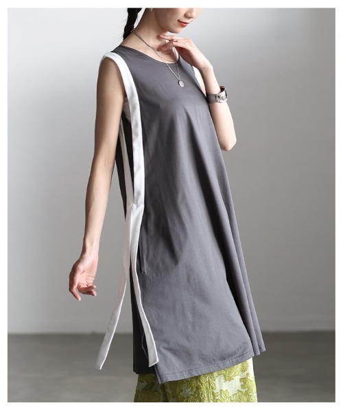 Sawa a la mode(サワアラモード)の「サイドラインノースリーブチュニック(チュニック・レディース・ブラック/チャコールグレー・FREE)」の16枚目の写真