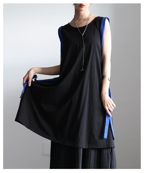 Sawa a la mode(サワアラモード)の「サイドラインノースリーブチュニック(チュニック・レディース・ブラック/チャコールグレー・FREE)」の13枚目の写真