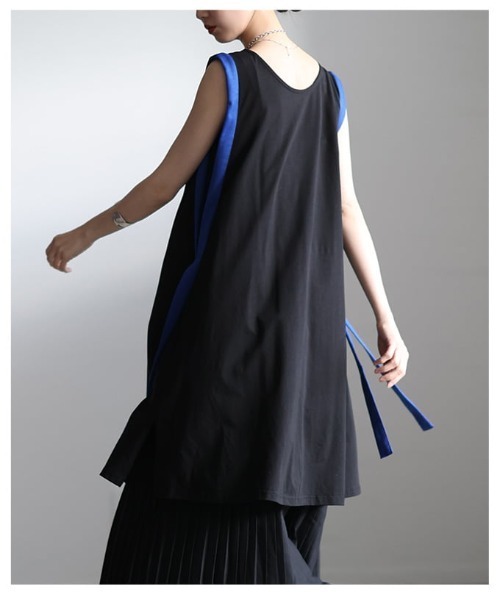 Sawa a la mode(サワアラモード)の「サイドラインノースリーブチュニック(チュニック・レディース・ブラック/チャコールグレー・FREE)」の9枚目の写真