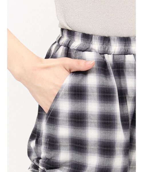 EVRIS(エヴリス)の「【ウエストゴム】チェックショートパンツ【セットアップ着用可能】 春服(その他パンツ・レディース・レッド/ブラック・FREE)」の20枚目の写真
