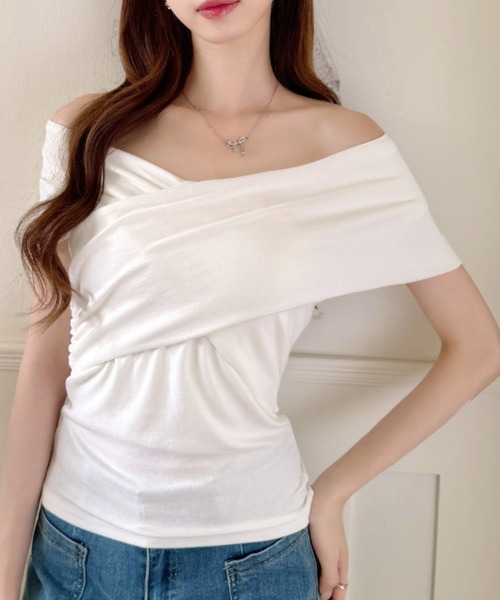 Ada.(エイダ)の「フロントクロス カシュクール デザイン ドレープ オフショルダー トップス(Tシャツ/カットソー・レディース・ブラウン/ブルー/ブラック/ホワイト・FREE)」の9枚目の写真