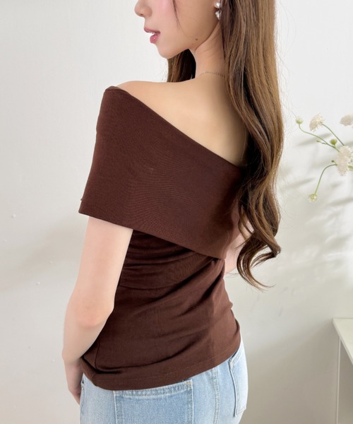 Ada.(エイダ)の「フロントクロス カシュクール デザイン ドレープ オフショルダー トップス(Tシャツ/カットソー・レディース・ブラウン/ブルー/ブラック/ホワイト・FREE)」の12枚目の写真