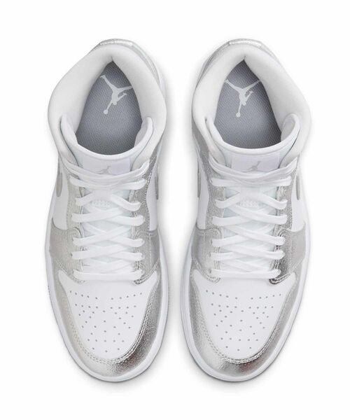 JORDAN BRAND（ジョーダンブランド）の「エア ジョーダン 1 MID SE ウィメンズシューズ / Air Jordan 1 Mid SE Women's Shoes FN5031-100 White（スニーカー・レディース・ホワイト・23/23.5/24/25/26/22.5/24.5/25.5/22）」の6枚目の写真