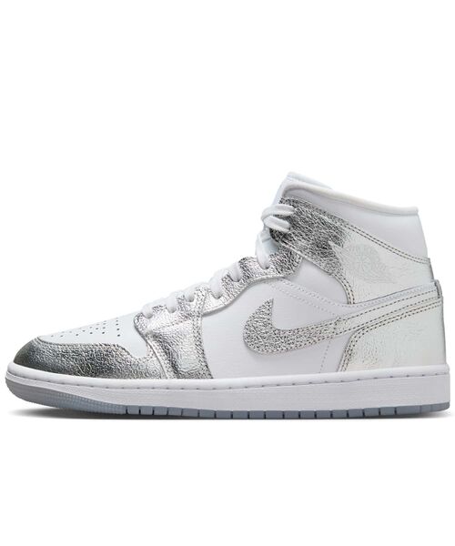 JORDAN BRAND（ジョーダンブランド）の「エア ジョーダン 1 MID SE ウィメンズシューズ / Air Jordan 1 Mid SE Women's Shoes FN5031-100 White（スニーカー・レディース・ホワイト・23/23.5/24/25/26/22.5/24.5/25.5/22）」の3枚目の写真