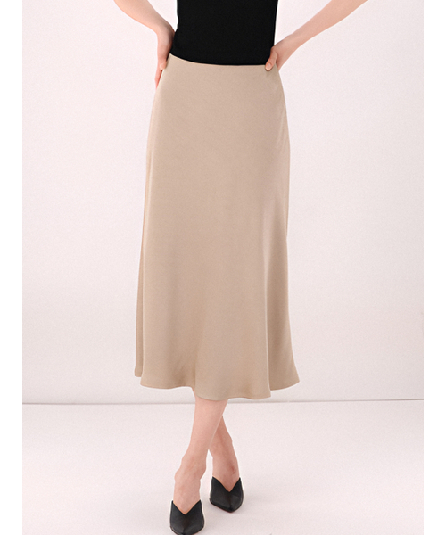 ACUD(アクド)の「Satin A-line Skirt _D.Beige(スカート・レディース・ベージュ・SMALL/MEDIUM)」の2枚目の写真