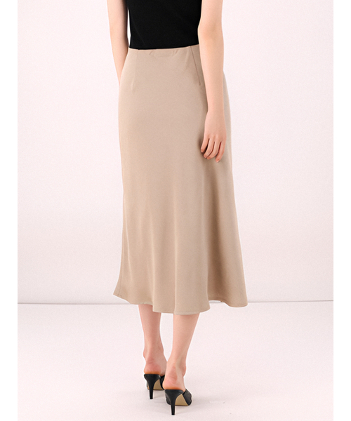 ACUD(アクド)の「Satin A-line Skirt _D.Beige(スカート・レディース・ベージュ・SMALL/MEDIUM)」の3枚目の写真