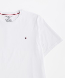 TOMMY HILFIGER（トミーヒルフィガー）の「TOMMY HILFIGER Core Flag Tee ワンポイントロゴ刺繍半袖Tシャツ（Tシャツ/カットソー）」