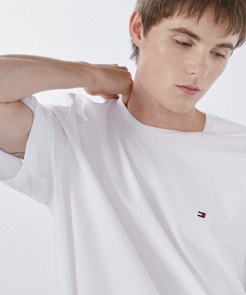 TOMMY HILFIGER(トミーヒルフィガー)の「TOMMY HILFIGER/Core Flag Tee ワンポイントロゴ刺繍半袖Tシャツ(Tシャツ/カットソー・メンズ・ホワイト/ブラック/ネイビー/グレー・L/XL/S/M)」の1枚目の写真