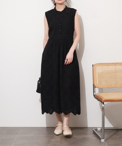 Anna Nicola(アンナニコラ)の「Anna Nicola アイレットレース ノースリーブワンピース(ワンピース・レディース・ブラック/ロイヤルブルー・38)」の1枚目の写真