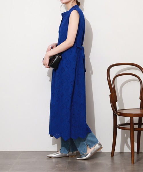 Anna Nicola(アンナニコラ)の「Anna Nicola アイレットレース ノースリーブワンピース(ワンピース・レディース・ブラック/ロイヤルブルー・38)」の7枚目の写真