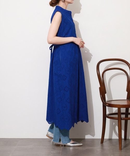 Anna Nicola(アンナニコラ)の「Anna Nicola アイレットレース ノースリーブワンピース(ワンピース・レディース・ブラック/ロイヤルブルー・38)」の9枚目の写真