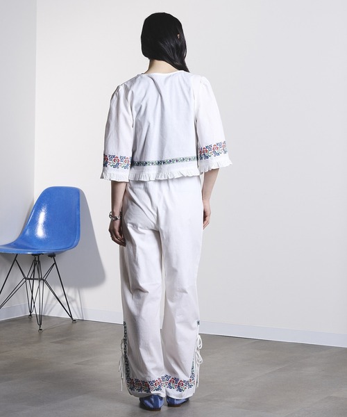 ROSE BUD(ローズバッド)の「EMBROIDERY RIBBON BLOUSE(シャツ/ブラウス・レディース・ホワイト/ブラック・ONE SIZE)」の12枚目の写真