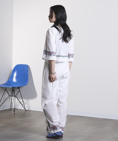 ROSE BUD(ローズバッド)の「EMBROIDERY RIBBON BLOUSE(シャツ/ブラウス・レディース・ホワイト/ブラック・ONE SIZE)」の11枚目の写真