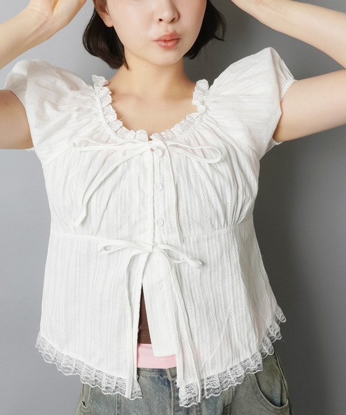 SPINNS(スピンズ)の「半袖ブラウス/パフスリーブ/フロント2リボン(シャツ/ブラウス・レディース・ホワイト・ONESIZE)」の7枚目の写真