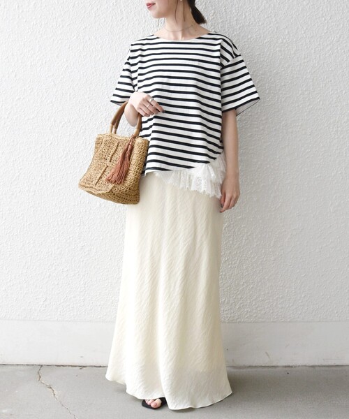 SHIPS any（シップス エニィ）の「SHIPS any:〈洗濯機可能〉レース ヘム アシンメトリー ショートスリーブ TEE（Tシャツ/カットソー・レディース・ブルー/ネイビー/ホワイト・ONE SIZE）」の4枚目の写真