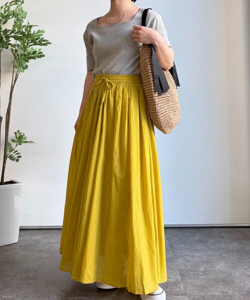 Jena espace merveilleux(ジェナ エスパスメルヴェイユ)の「綿ボイルギャザーフレアスカート(スカート・レディース・イエロー/チャコールグレー/ブラック/ブルー・FREE)」の17枚目の写真