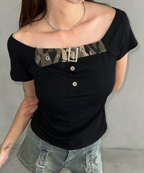 Bamm(バム)の「ベルトデザインコンパクトオフショルトップス(Tシャツ/カットソー・レディース・ホワイト/カモフラージュ/ブラック・FREE)」の2枚目の写真