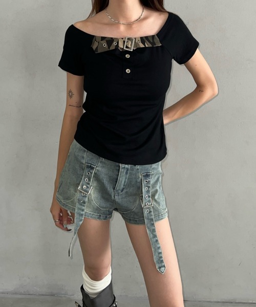Bamm(バム)の「ベルトデザインコンパクトオフショルトップス(Tシャツ/カットソー・レディース・ホワイト/カモフラージュ/ブラック・FREE)」の11枚目の写真