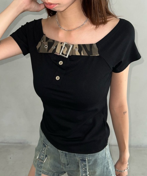 Bamm(バム)の「ベルトデザインコンパクトオフショルトップス(Tシャツ/カットソー・レディース・ホワイト/カモフラージュ/ブラック・FREE)」の12枚目の写真
