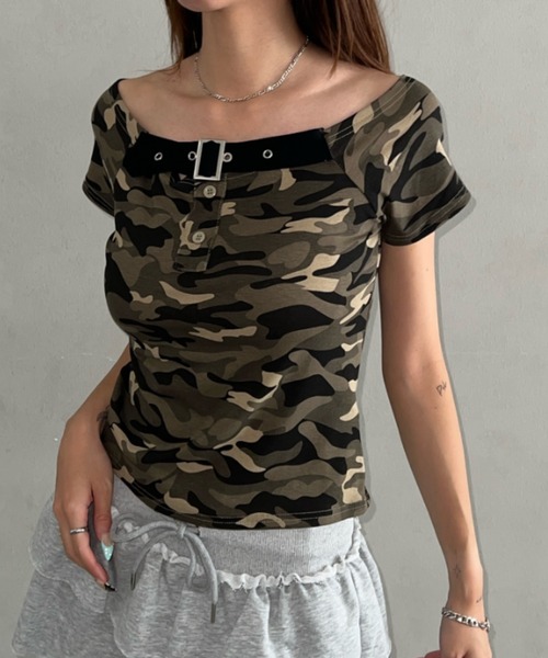 Bamm(バム)の「ベルトデザインコンパクトオフショルトップス(Tシャツ/カットソー・レディース・ホワイト/カモフラージュ/ブラック・FREE)」の16枚目の写真