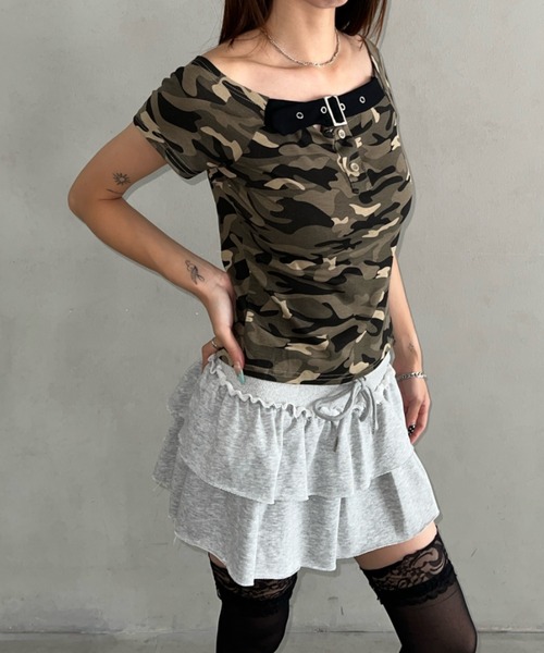 Bamm(バム)の「ベルトデザインコンパクトオフショルトップス(Tシャツ/カットソー・レディース・ホワイト/カモフラージュ/ブラック・FREE)」の15枚目の写真