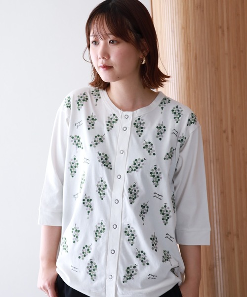 Emago(イマゴ)の「EMAGO ぶどう刺繍カーデ(カーディガン/ボレロ・レディース・オレンジ/ホワイト/ブラック・FREE)」の8枚目の写真