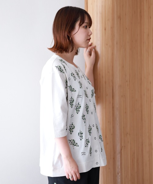 Emago(イマゴ)の「EMAGO ぶどう刺繍カーデ(カーディガン/ボレロ・レディース・オレンジ/ホワイト/ブラック・FREE)」の5枚目の写真