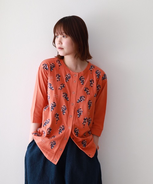 Emago(イマゴ)の「EMAGO ぶどう刺繍カーデ(カーディガン/ボレロ・レディース・オレンジ/ホワイト/ブラック・FREE)」の18枚目の写真