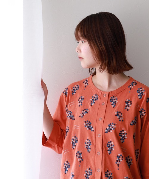 Emago(イマゴ)の「EMAGO ぶどう刺繍カーデ(カーディガン/ボレロ・レディース・オレンジ/ホワイト/ブラック・FREE)」の20枚目の写真