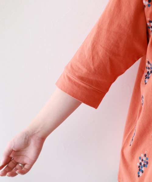 Emago(イマゴ)の「EMAGO ぶどう刺繍カーデ(カーディガン/ボレロ・レディース・オレンジ/ホワイト/ブラック・FREE)」の14枚目の写真