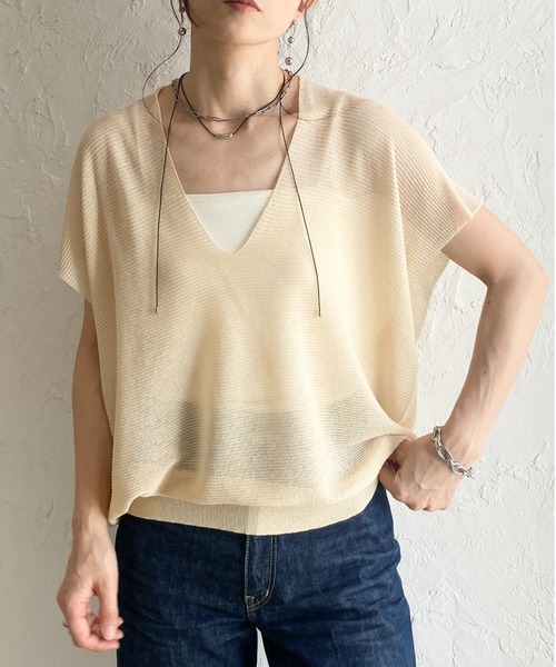 She's Closet(シーズクローゼット)の「ショート丈 半袖 ドルマンスリーブ 深Vネック シアーニット トップス(ニット/セーター・レディース・アイボリー/モカ/ブラック・FREE)」の1枚目の写真
