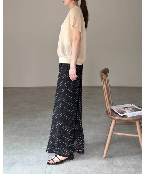 She's Closet(シーズクローゼット)の「ショート丈 半袖 ドルマンスリーブ 深Vネック シアーニット トップス(ニット/セーター・レディース・アイボリー/モカ/ブラック・FREE)」の13枚目の写真