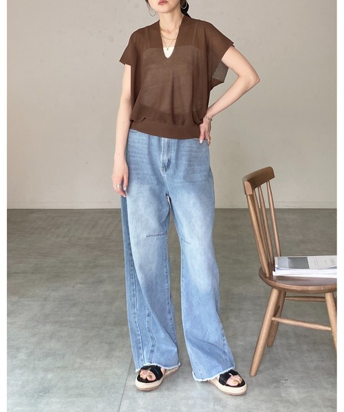 She's Closet(シーズクローゼット)の「ショート丈 半袖 ドルマンスリーブ 深Vネック シアーニット トップス(ニット/セーター・レディース・アイボリー/モカ/ブラック・FREE)」の11枚目の写真