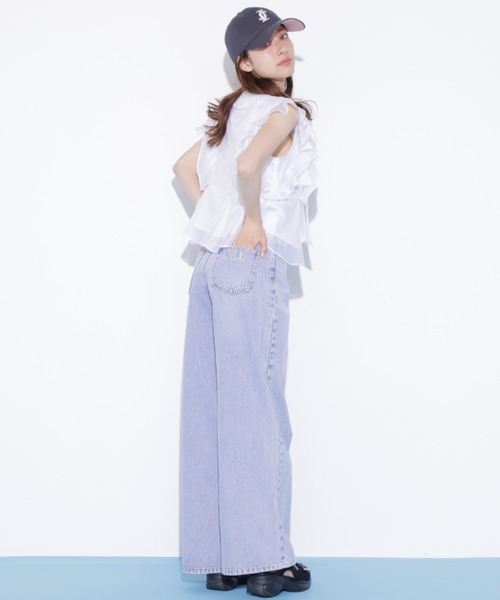 JILL by JILL STUART(ジルバイジルスチュアート)の「ウエストフリルワイドデニム(デニムパンツ・レディース・ブルー/ピンク・MEDIUM/SMALL)」の4枚目の写真